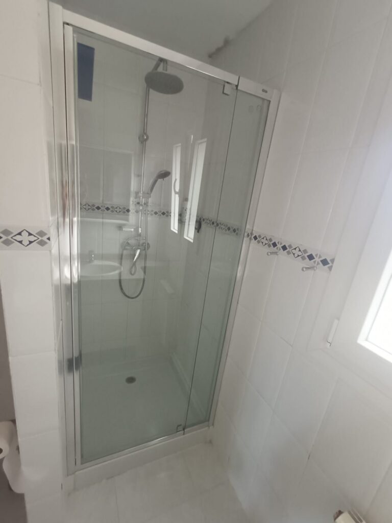 shower bathroom 1